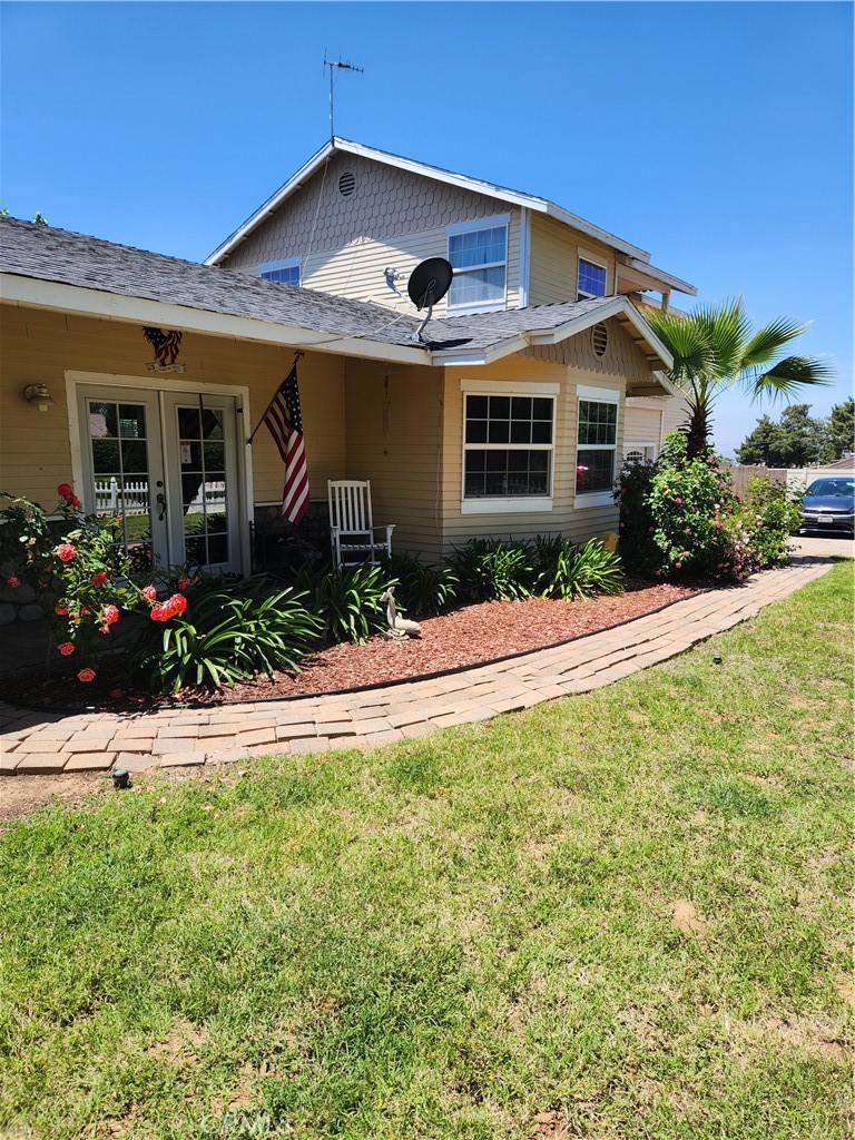 A property available for sale at 375 E County Line Road, Calimesa, CA 92320.