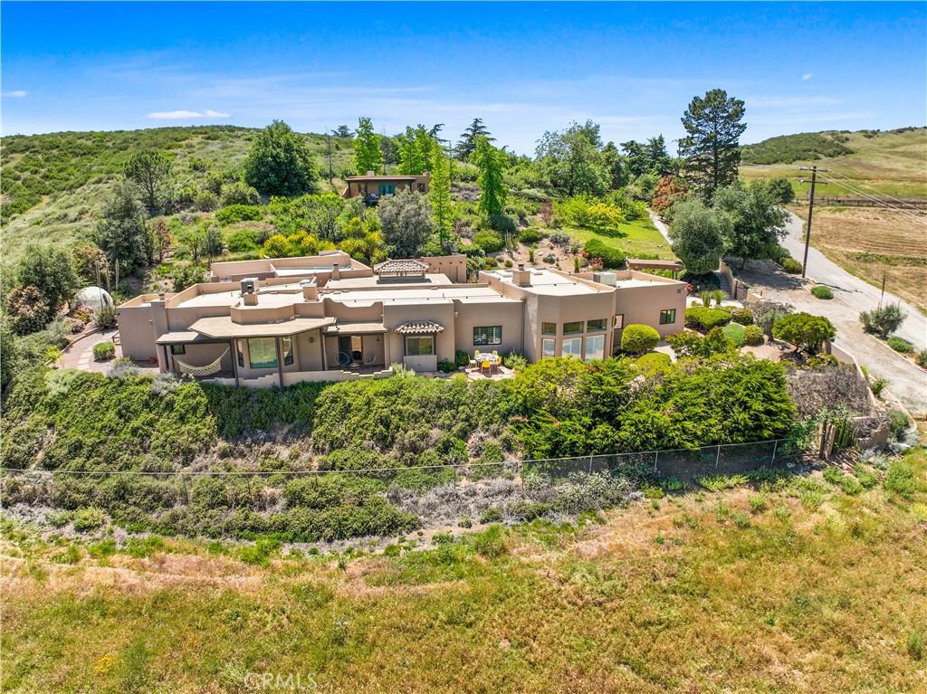 A property available for sale at 42925 Hillrise Road, Banning, CA 92220.