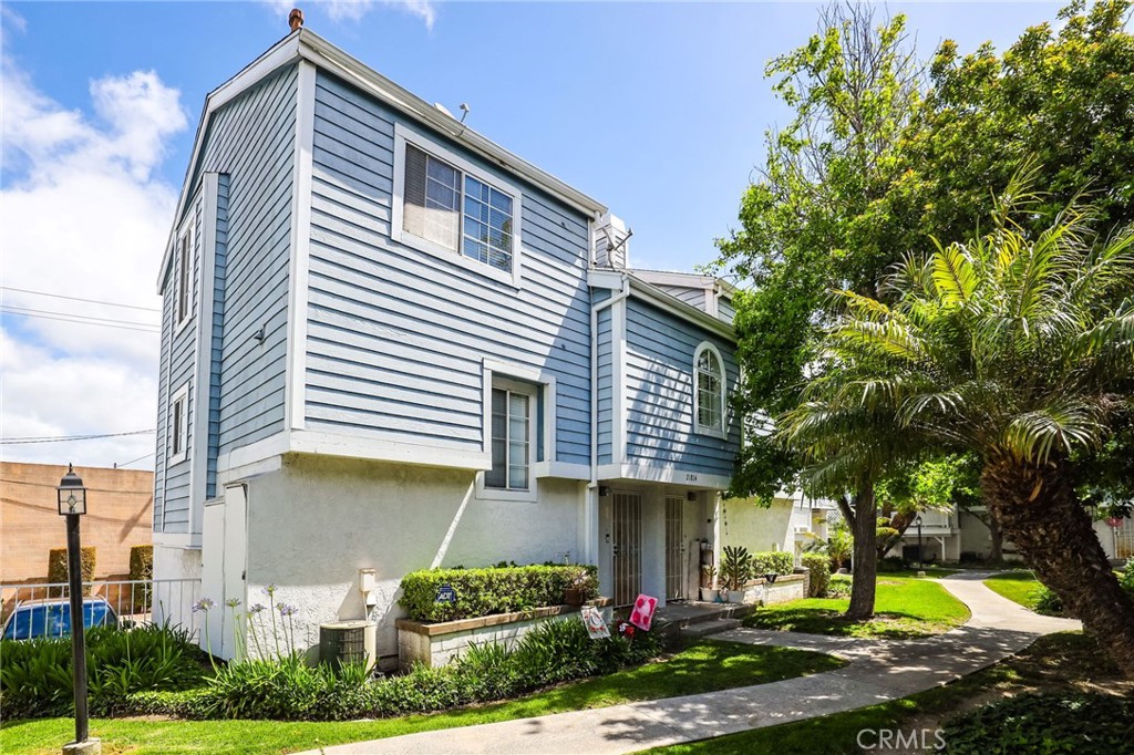 A property available for sale at 21814 Belshire Avenue 2, Hawaiian Gardens, CA 90716.