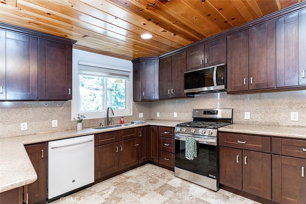A property available for sale at 7605 Mt Baldy Road, Mt Baldy, CA 91759.