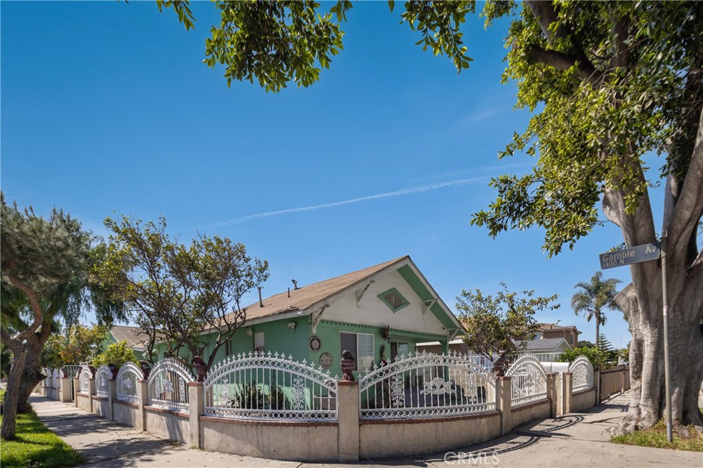 A property available for sale at 1550 E Sandison Street, Wilmington, CA 90744.