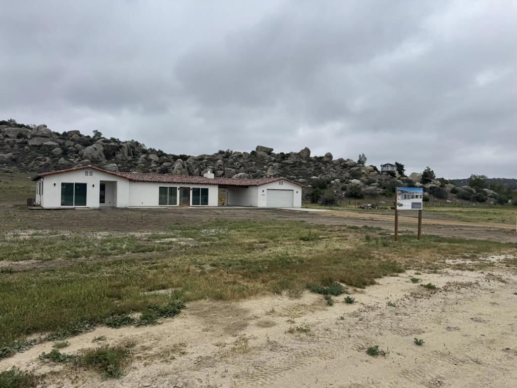 A property available for sale at 41265 Lakeshore Boulevard, Aguanga, CA 92536.