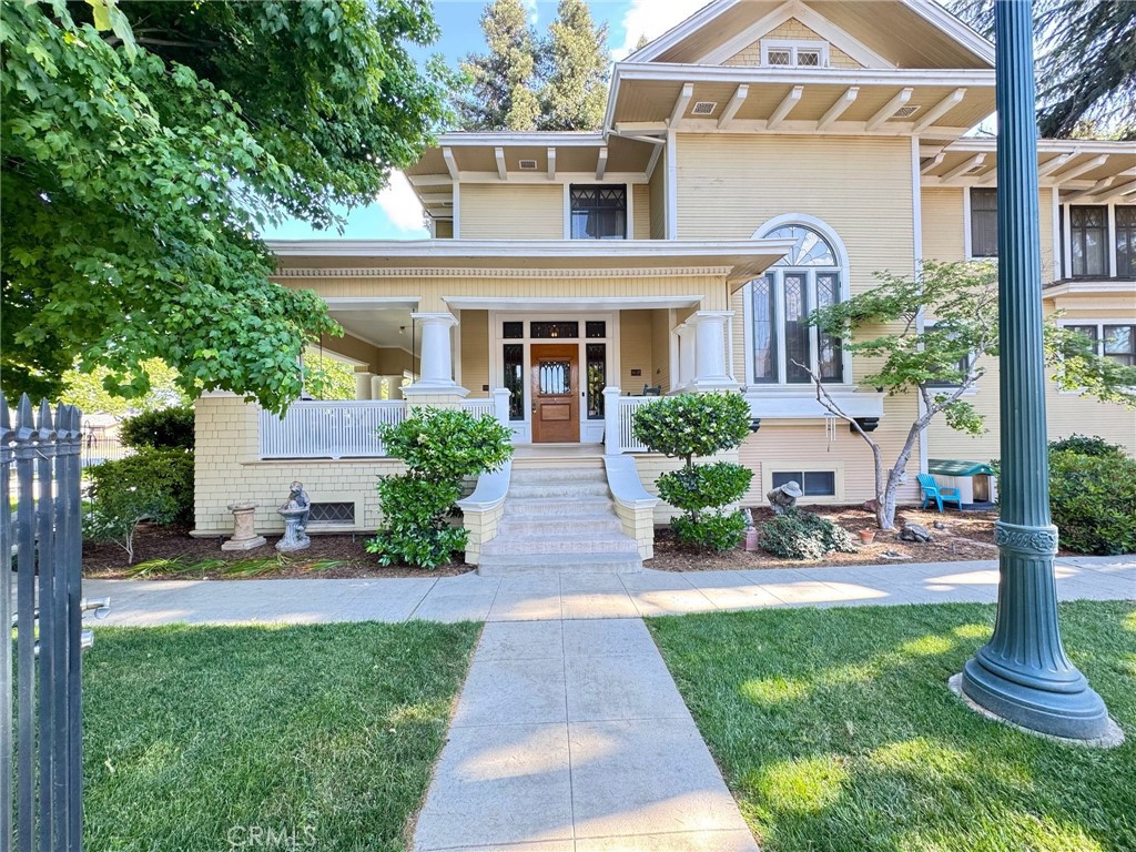 A property available for sale at 631 N Encina Street, Visalia, CA 93291.