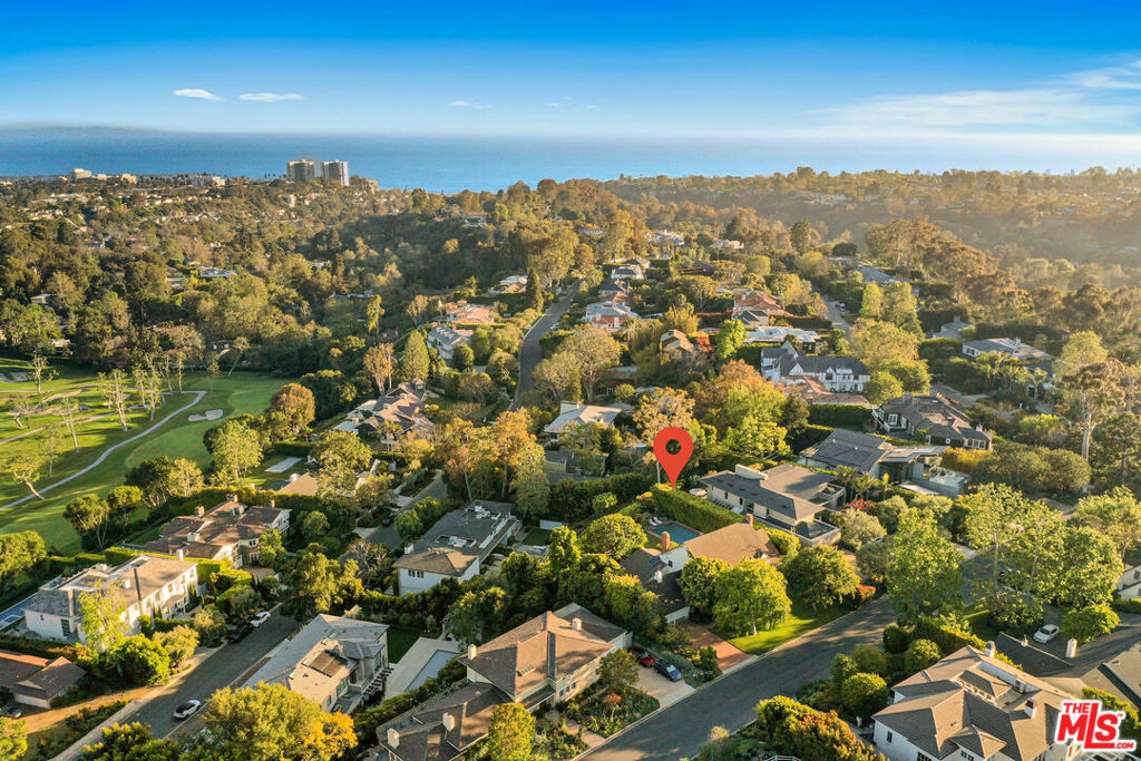 A property available for sale at 848 Toulon Drive, Pacific Palisades, CA 90272.