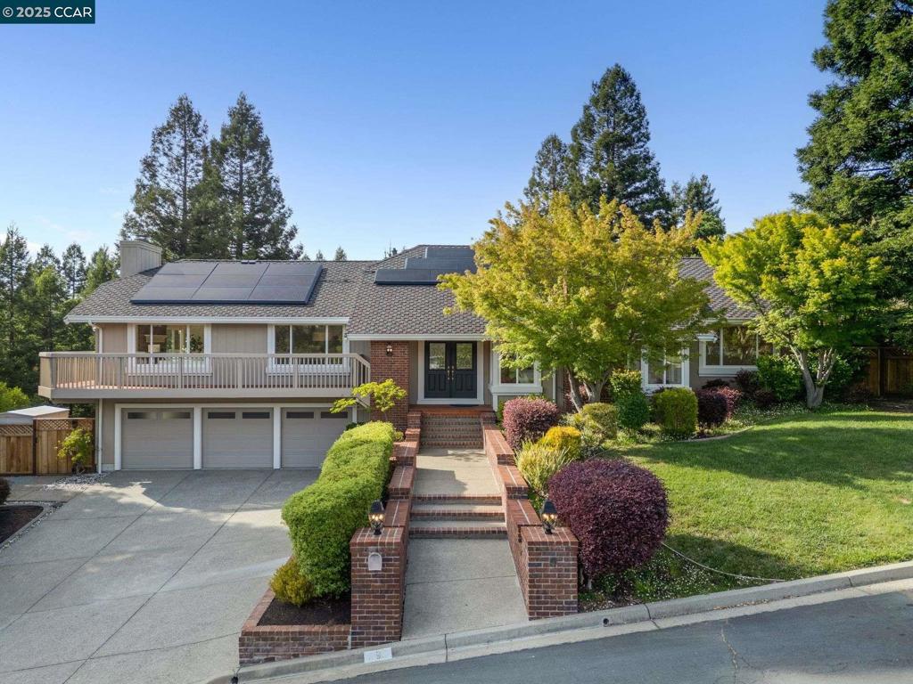 A property available for sale at 9 Irvine Drive, Moraga, CA 94556.