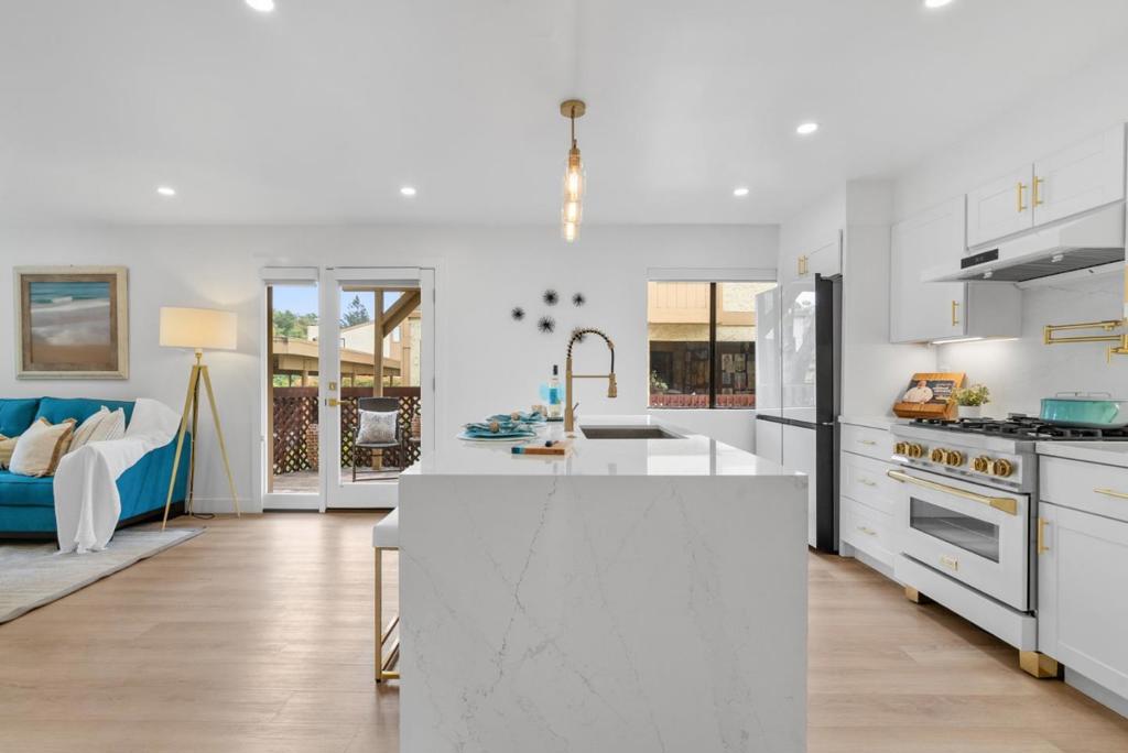 A property available for sale at 40 Seacliff Drive, Seacliff, CA 95003.