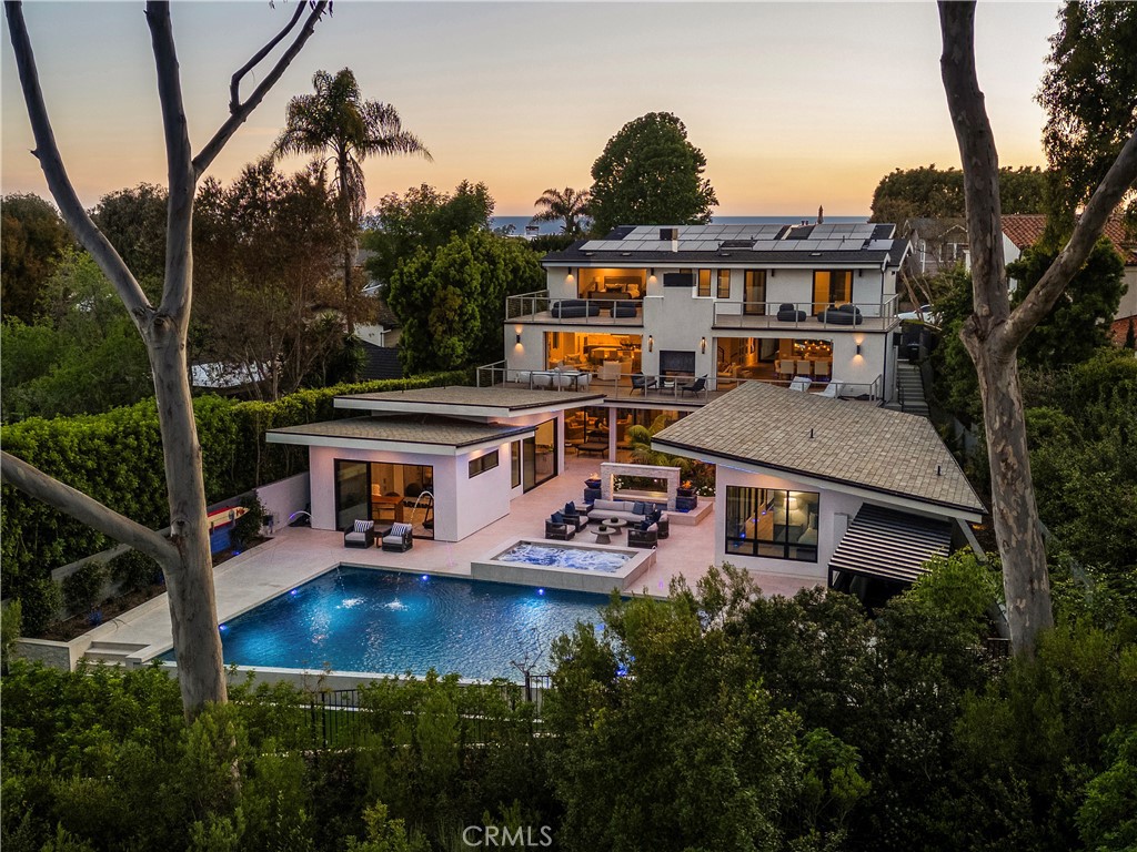 A property available for sale at 552 Seaward Rd, Corona Del Mar, CA 92625.