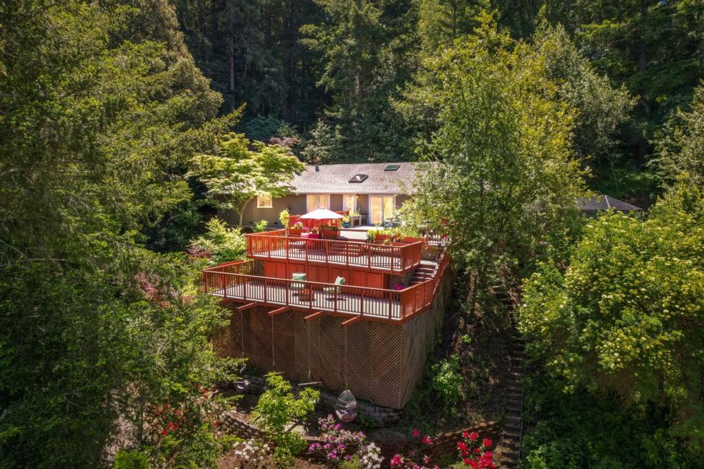 A property available for sale at 333 Azalea Avenue, Ben Lomond, CA 95005.