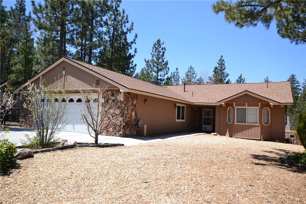 A property available for sale at 889 Mcalister Road, Big Bear, CA 92314.