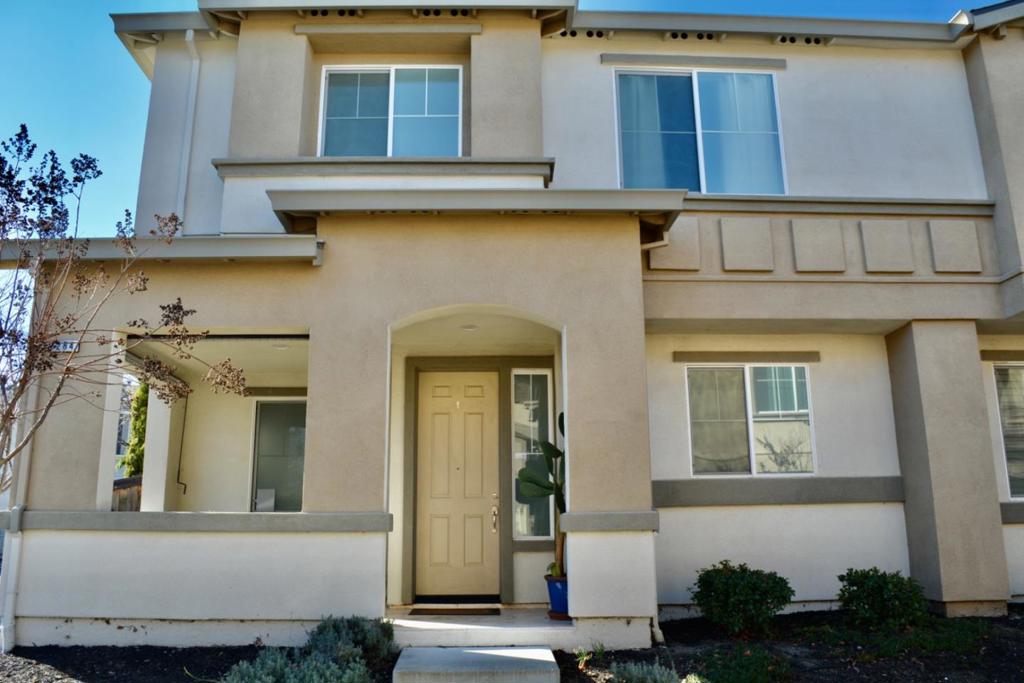 A property available for sale at 2284 Wiltshire Court, Fairfield, CA 94533.