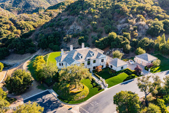 A property available for sale at 3063 Stafford Road, Lake Sherwood, CA 91361.