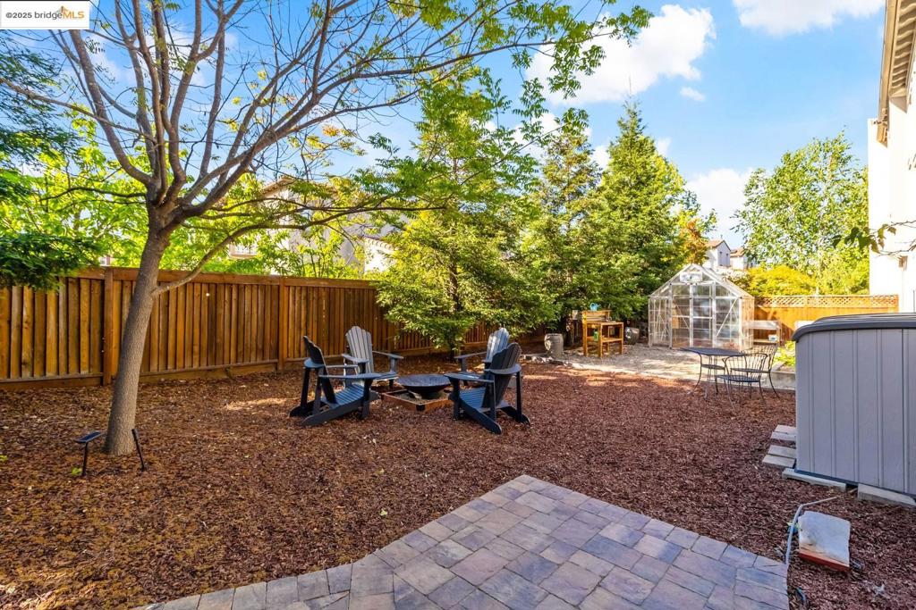 A property available for sale at 1930 Killarney CT, Gilroy, CA 95020.