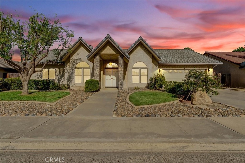 A property available for sale at 1219 University Avenue, Hanford, CA 93230.