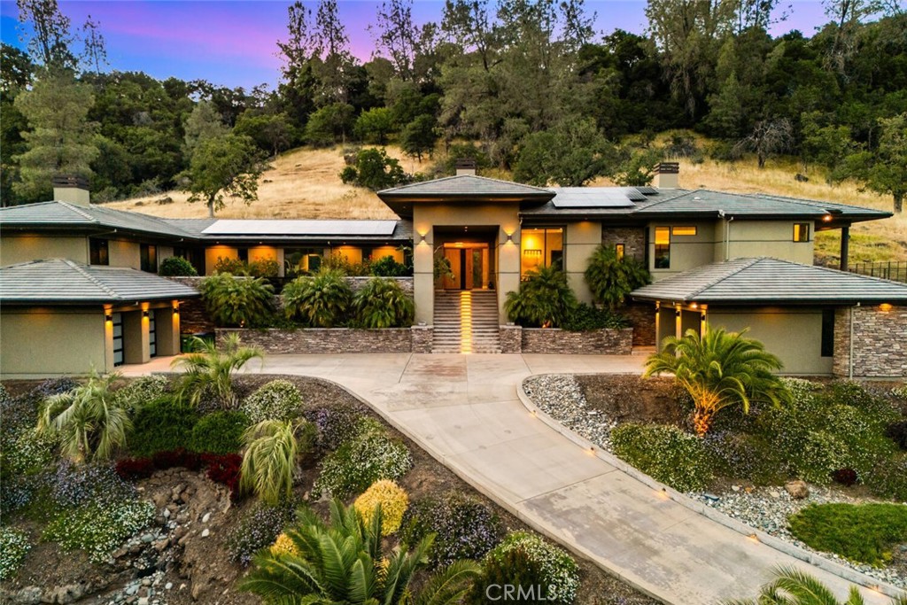 A property available for sale at 3386 Canyon Oaks Terrace, Chico, CA 95928.