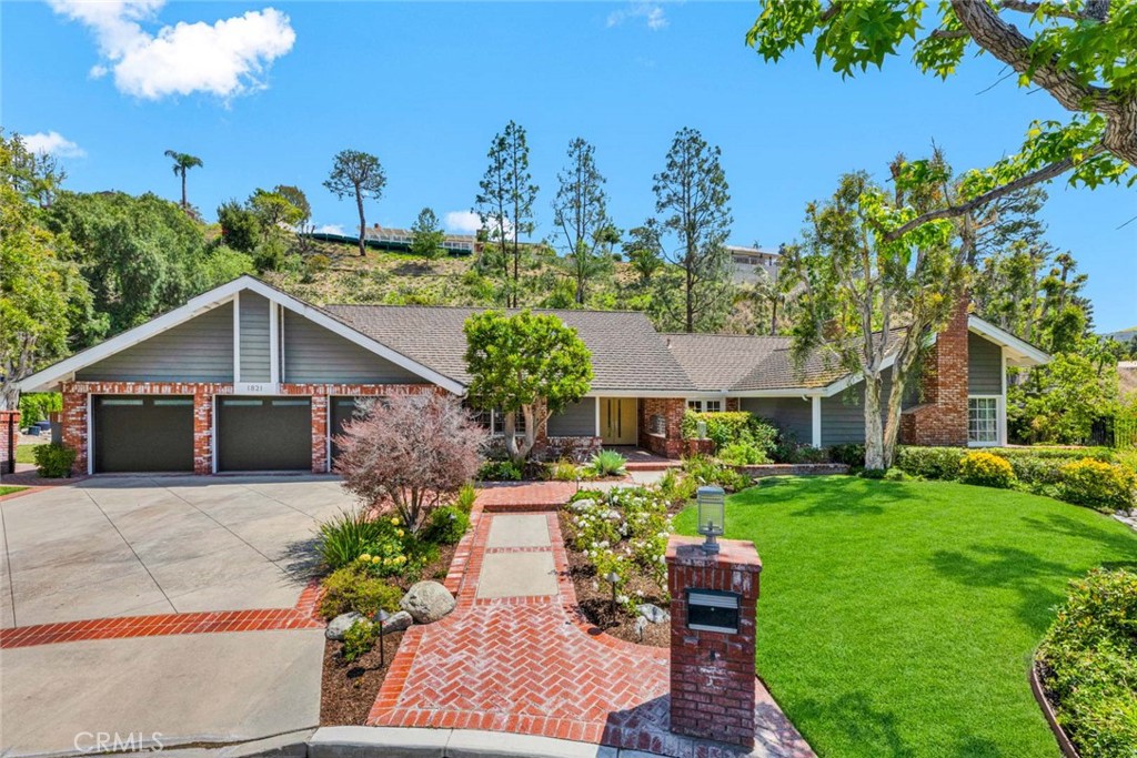 A property available for sale at 1821 Overview Circle, North Tustin, CA 92705.