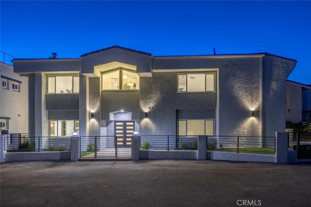 A property available for sale at 23835 Bella Vista Drive, Newhall, CA 91321.