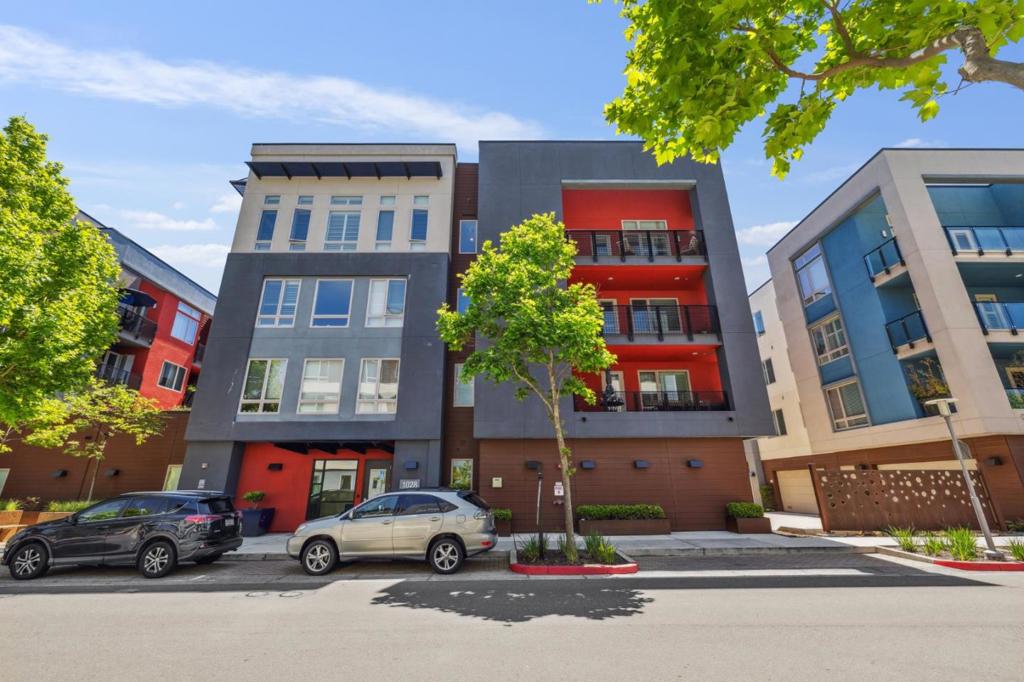 A property available for sale at 1028 Foster Square Lane 404, Foster City, CA 94404.