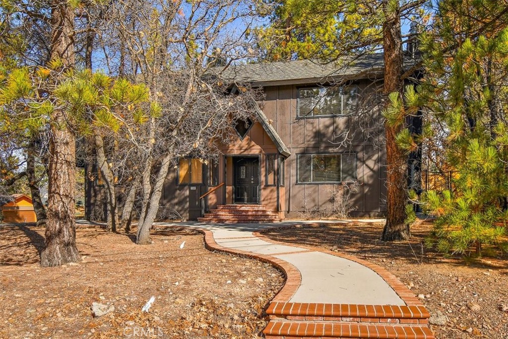A property available for sale at 1584 Wolf Road, Big Bear, CA 92314.