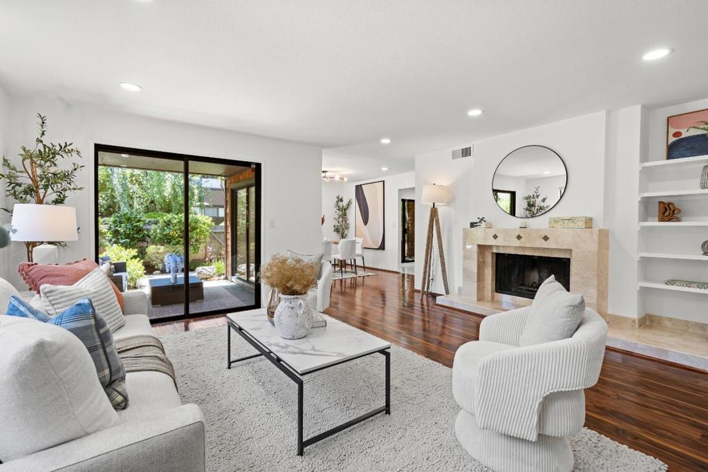 A property available for sale at 522 Thain Way, Palo Alto, CA 94306.