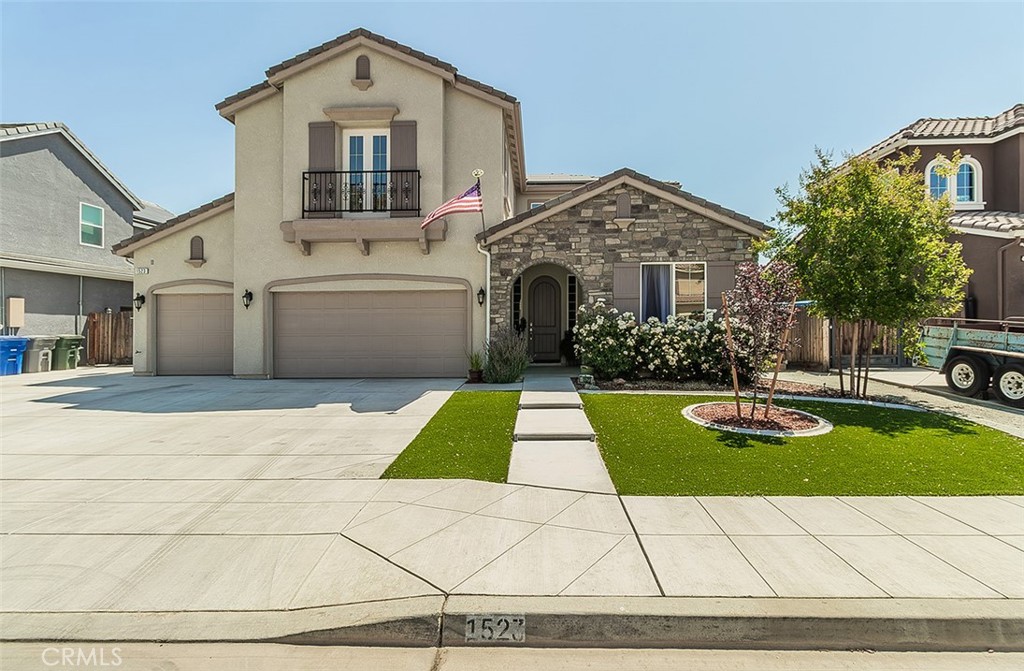 A property available for sale at 1523 N Ryan Avenue, Clovis, CA 93619.