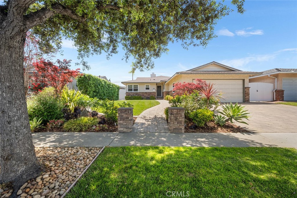 A property available for sale at 5323 Fidler Avenue, Lakewood, CA 90712.