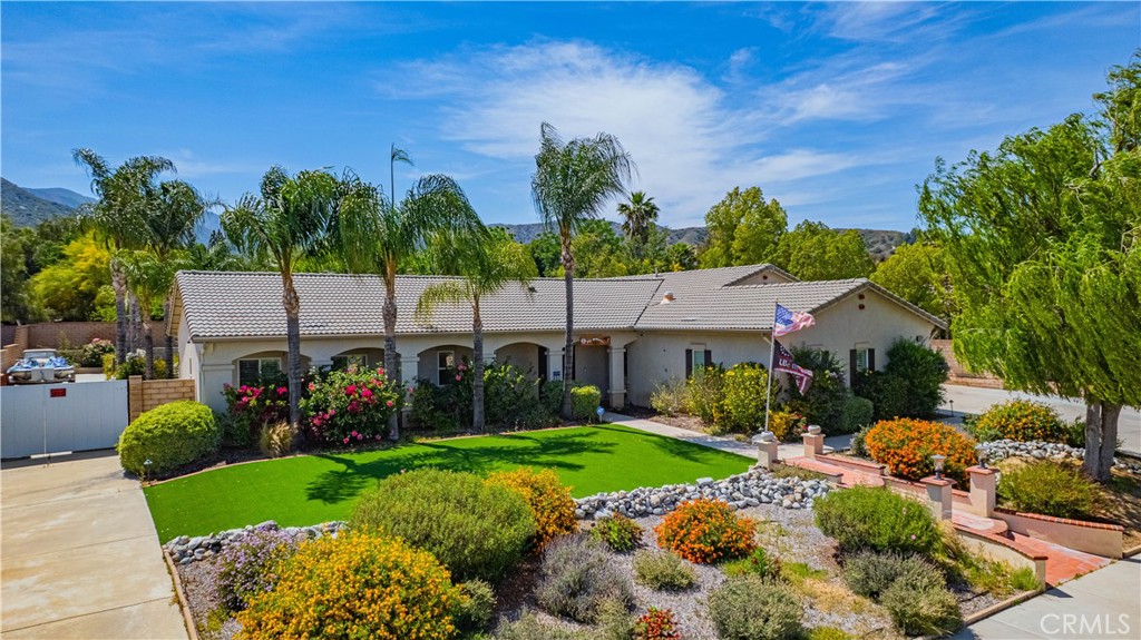 A property available for sale at 30867 Via Bonica, Lake Elsinore, CA 92530.
