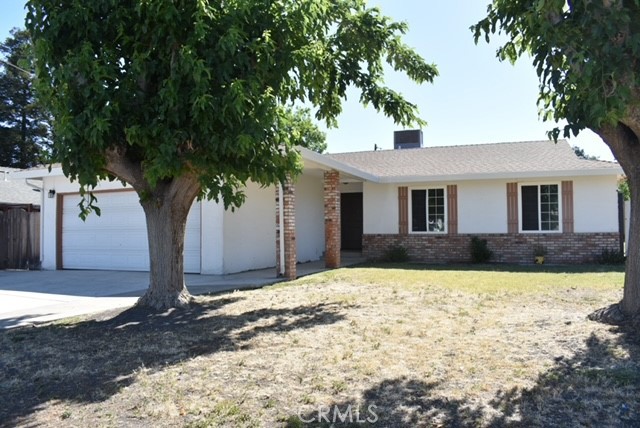 A property available for sale at 815 California Avenue, Dos Palos, CA 93620.