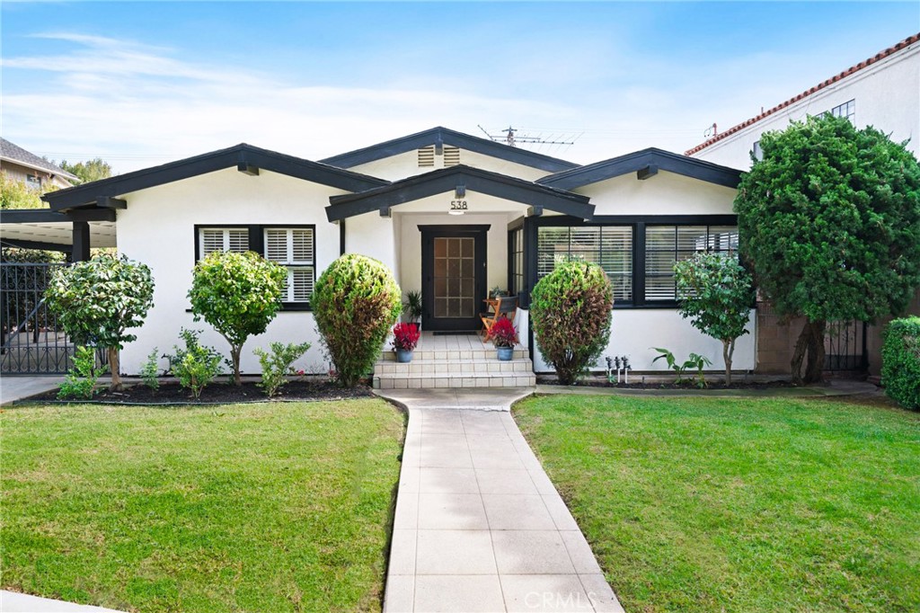 A property available for sale at 538 Palisades Avenue, Santa Monica, CA 90402.
