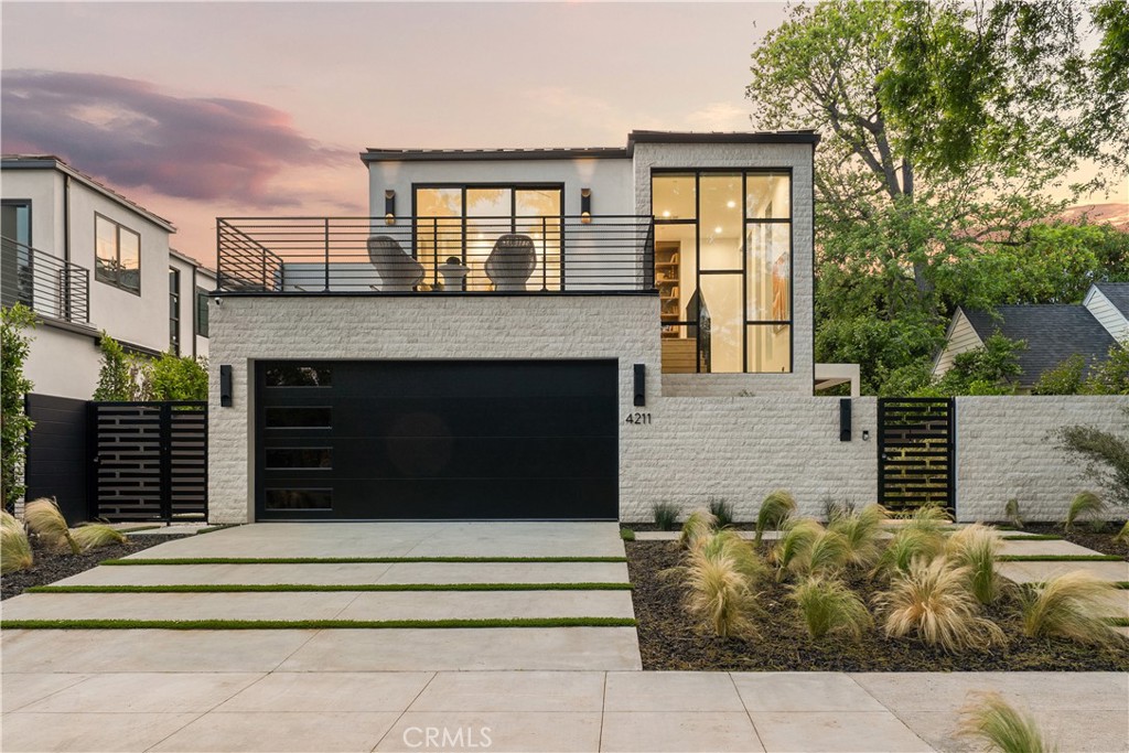A property available for sale at 4211 Agnes Avenue, Studio City, CA 91604.