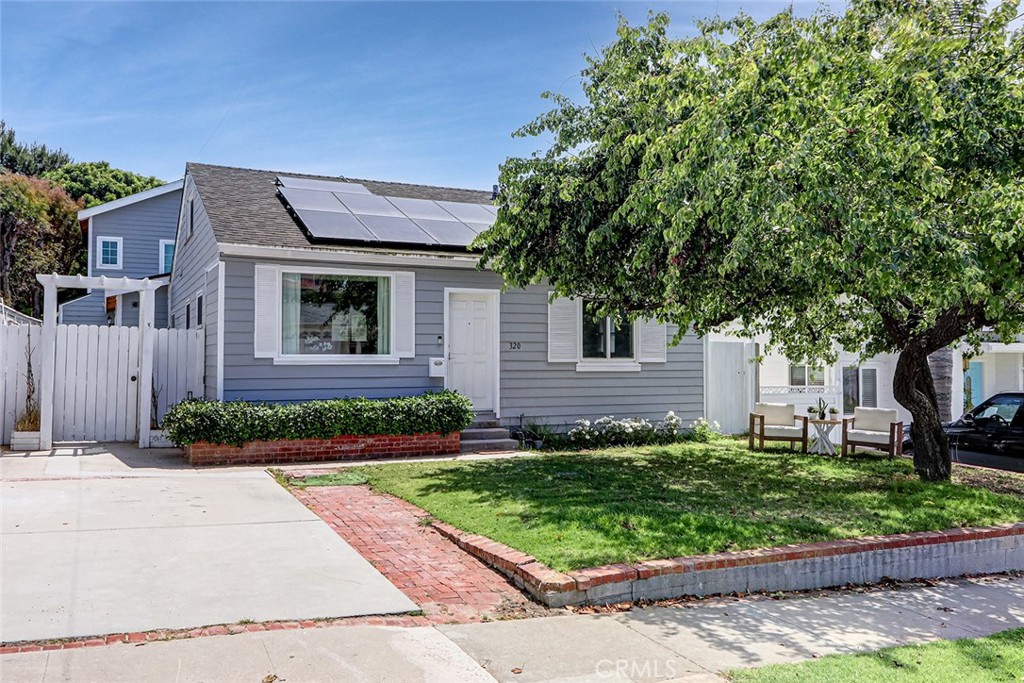 A property available for sale at 320 E Walnut Avenue, El Segundo, CA 90245.