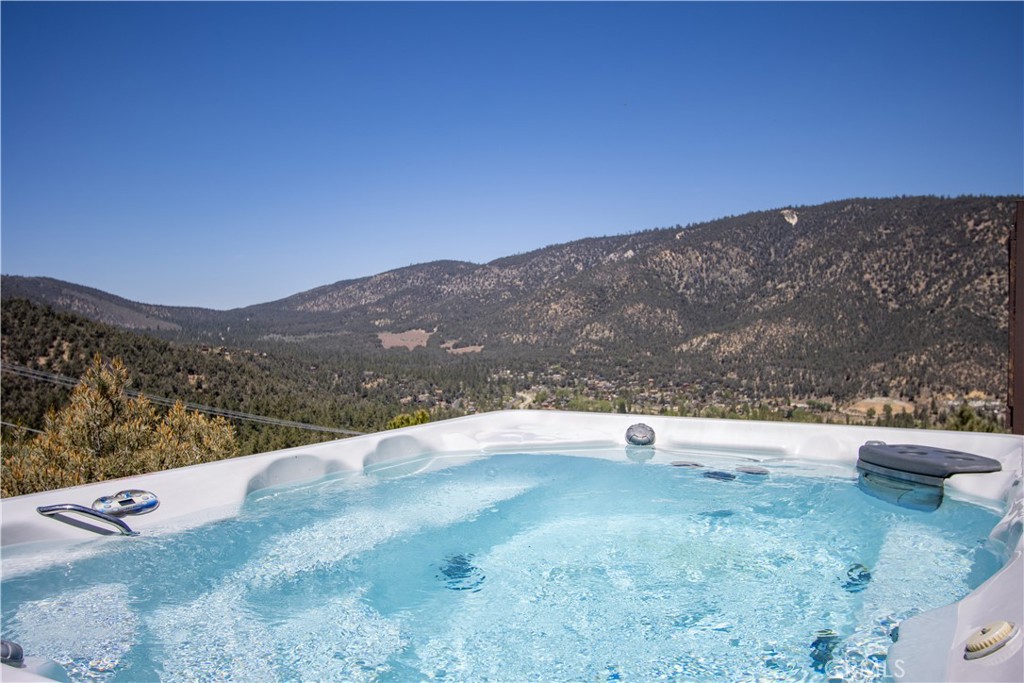 A property available for sale at 1903 Dusk Place, Pine Mountain Club, CA 93225.