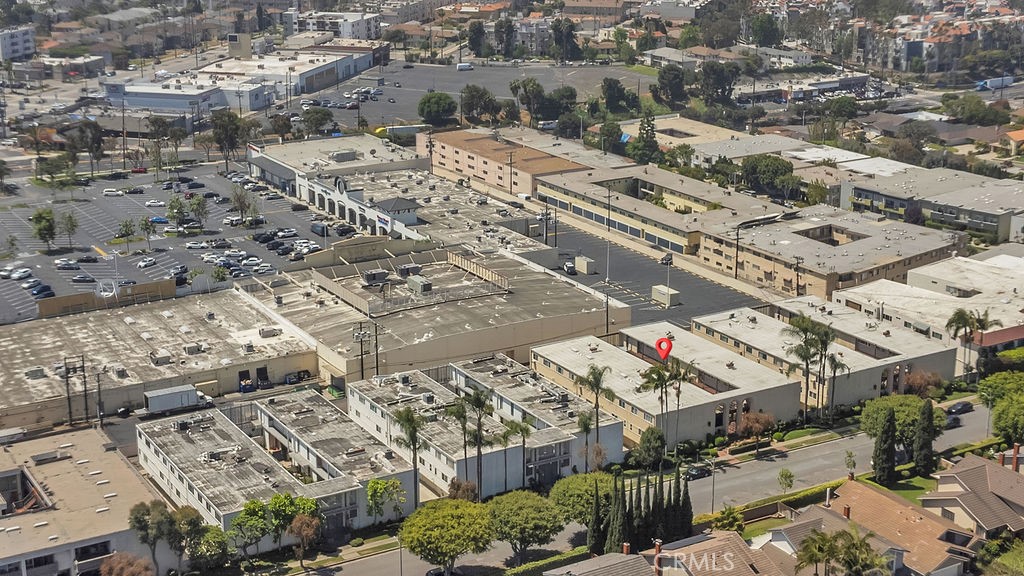 A property available for sale at 5348 Fairview Boulevard 3, Ladera Heights, CA 90056.