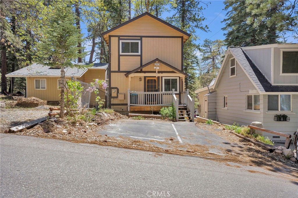 A property available for sale at 33079 Ridge Road, Arrowbear, CA 92382.