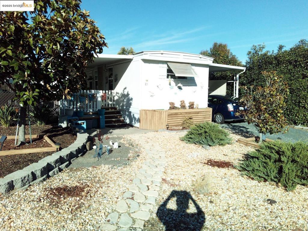A property available for sale at 4800 Auburn Folsom RD, Loomis, CA 95650.