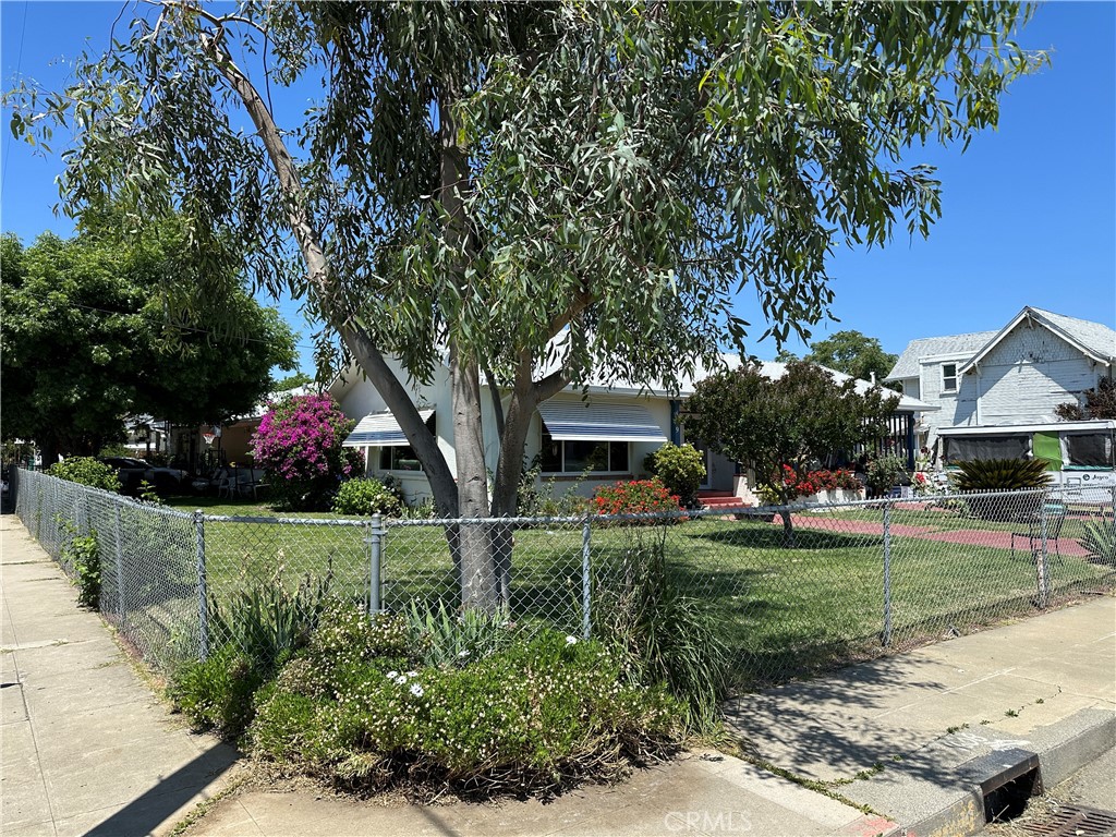 A property available for sale at 159 S Shasta Street S, Willows, CA 95988.