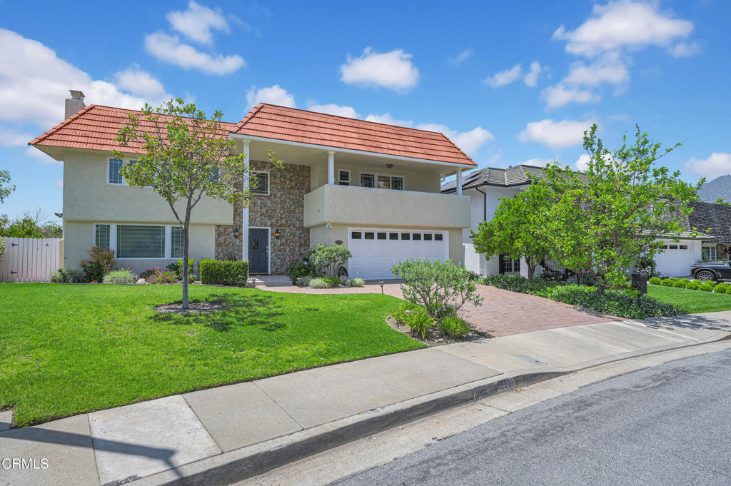 A property available for sale at 320 Starlane Drive, La Canada Flintridge, CA 91011.
