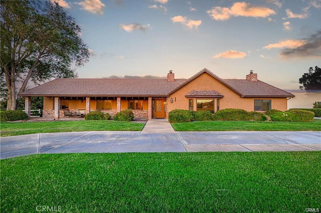 A property available for sale at 40052 18th Street W, Palmdale, CA 93551.