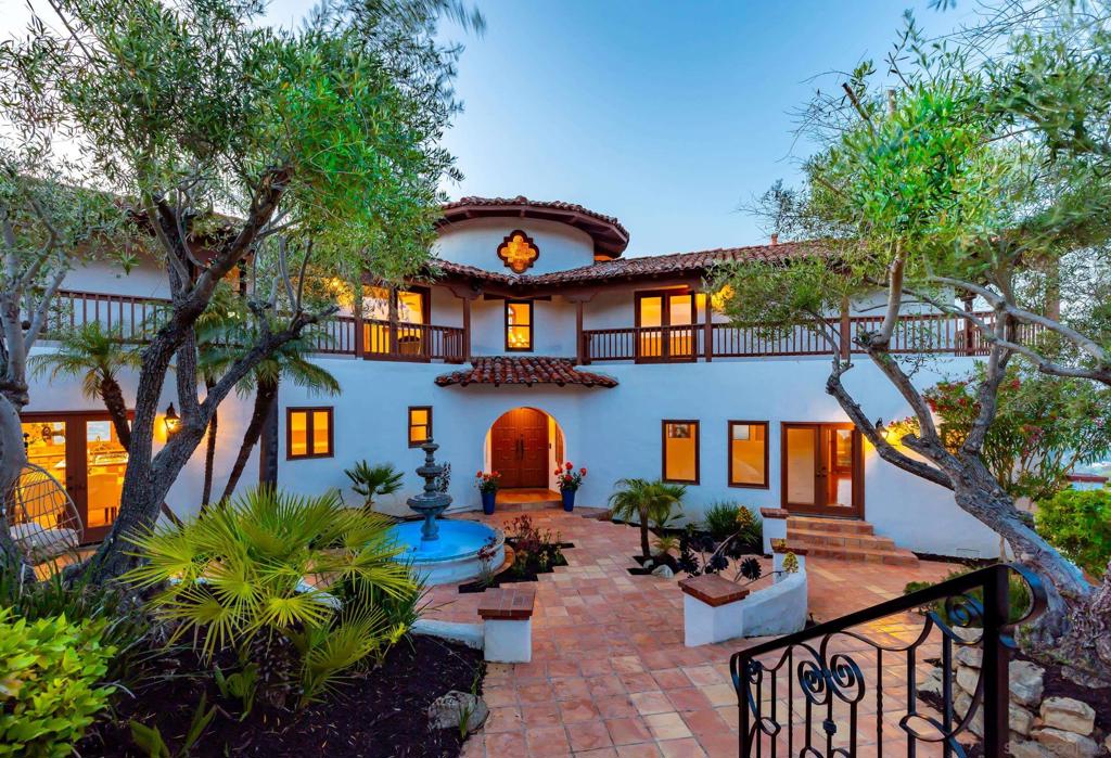 A property available for sale at 859 Cocos Dr, San Marcos, CA 92078.
