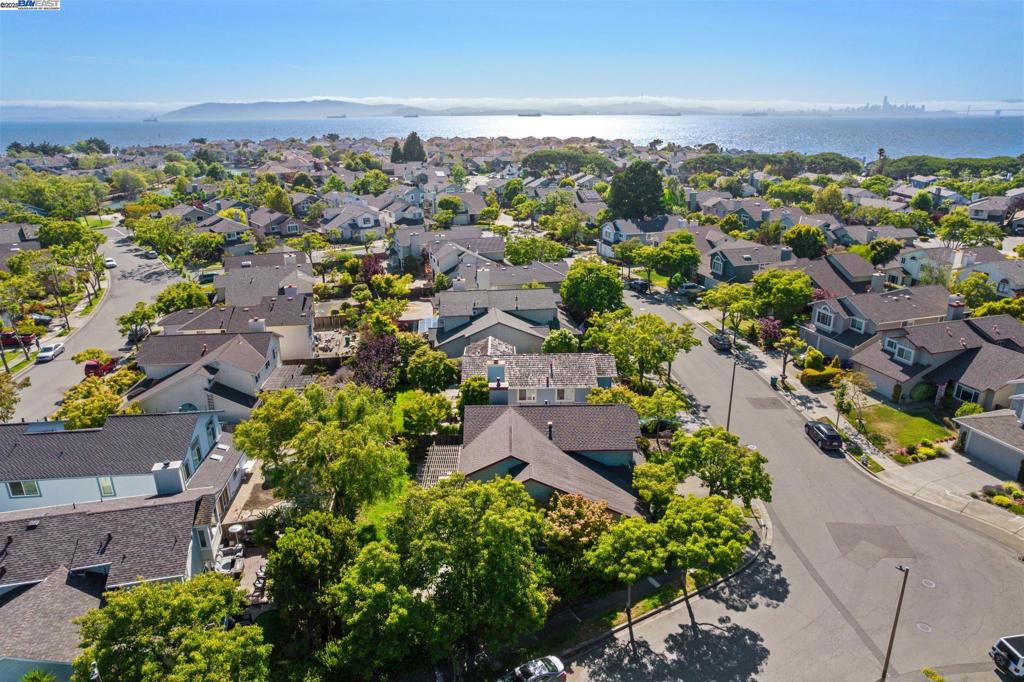 A property available for sale at 112 Shannon Circle, Alameda, CA 94502.