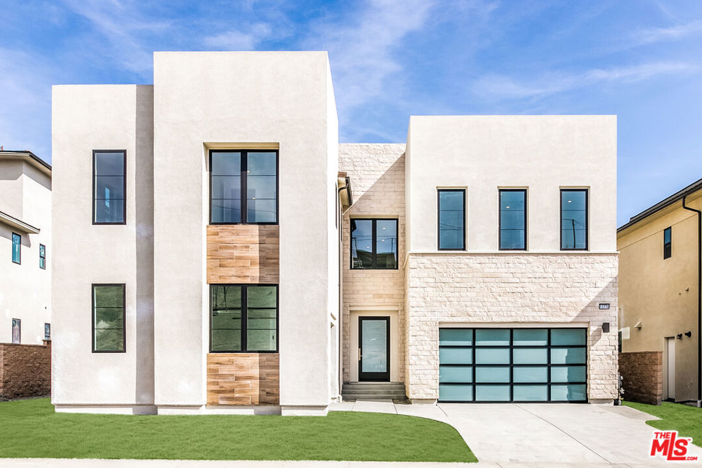 A property available for sale at 11770 N Hillsborough Lane, Porter Ranch, CA 91326.