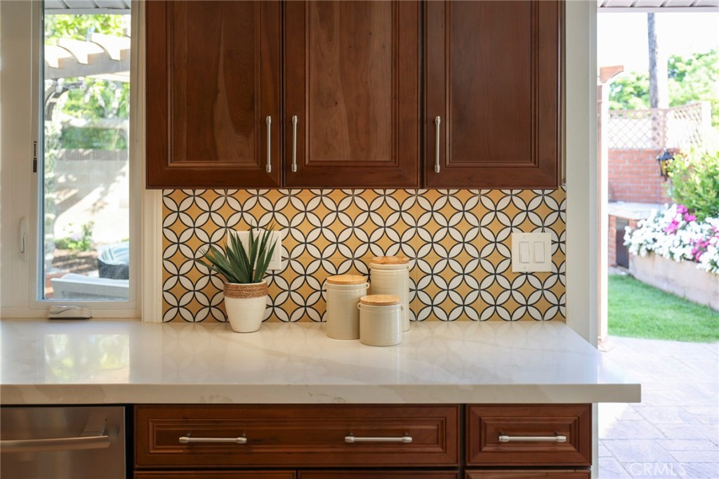 A property available for sale at 2662 Salmon Drive, Los Alamitos, CA 90720.