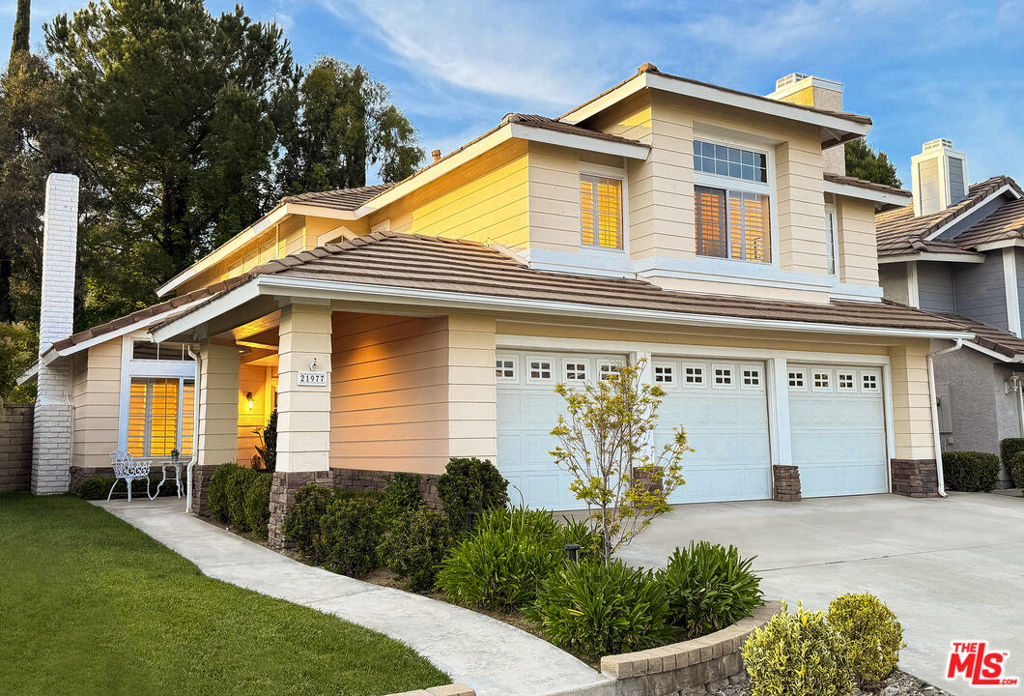A property available for sale at 21977 Wakefield Court, Santa Clarita, CA 91350.