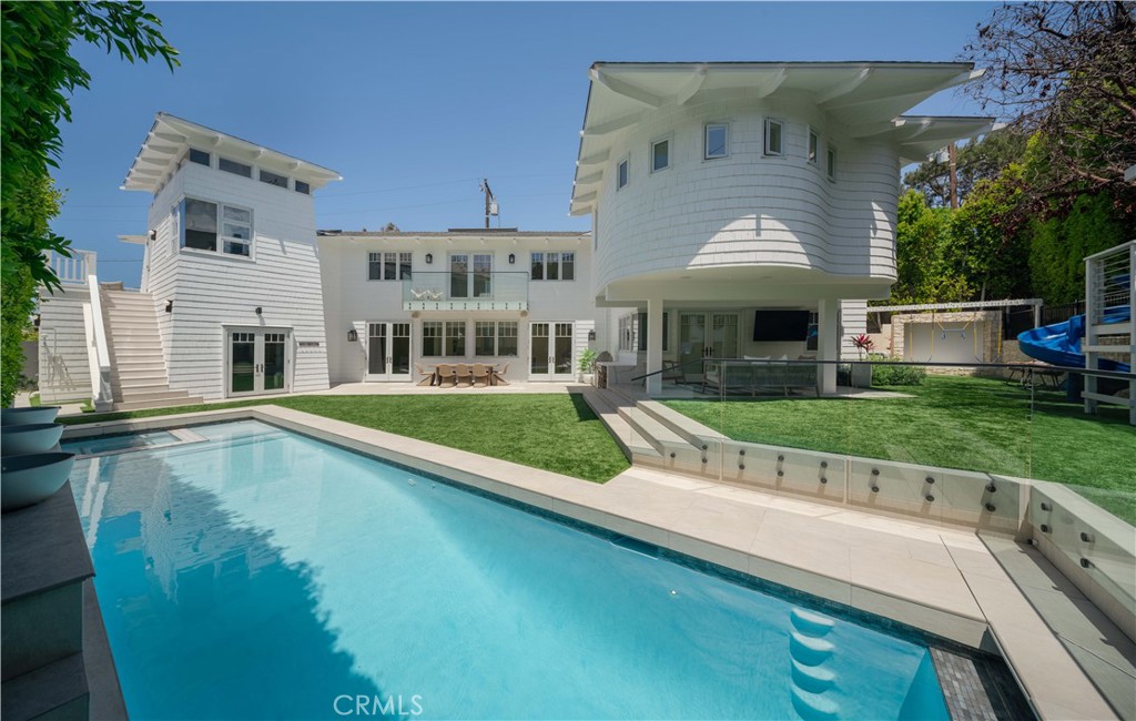 A property available for sale at 2104 Flournoy Road, Manhattan Beach, CA 90266.