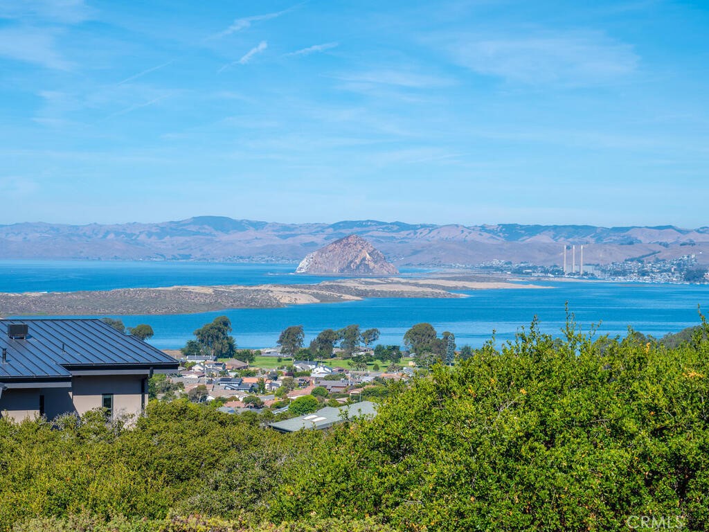 A property available for sale at 2589 San Dominico Avenue, Los Osos, CA 93402.