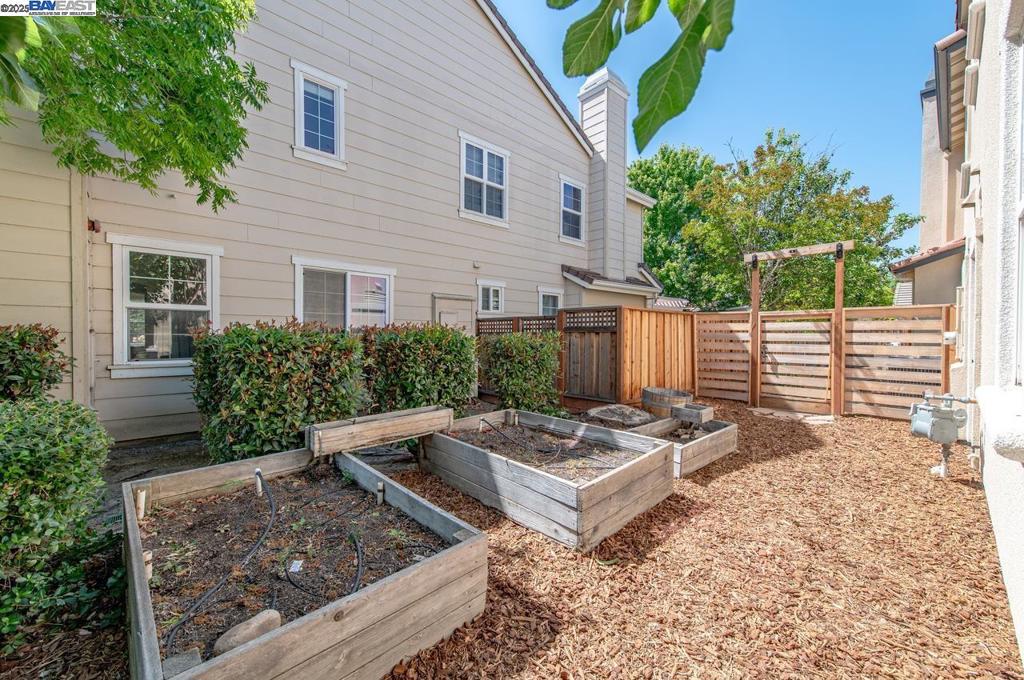 A property available for sale at 5640 Carnegie Way, Livermore, CA 94550.