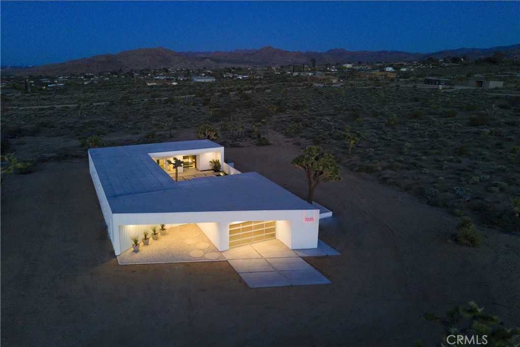 A property available for sale at 7035 Sunny Vista Road, Joshua Tree, CA 92252.