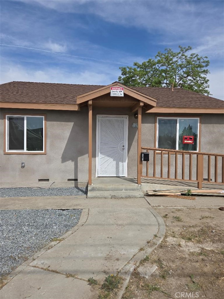 A property available for sale at 1266 N H Street, Tulare, CA 93274.