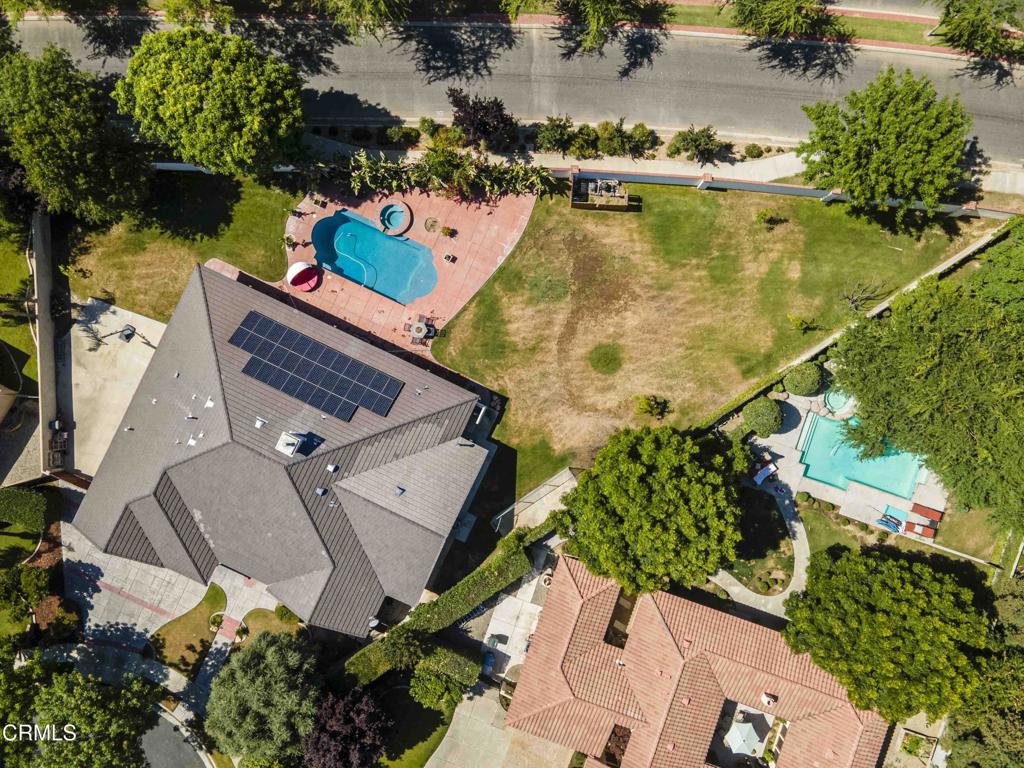 A property available for sale at 3007 Springbank Court, Bakersfield, CA 93311.