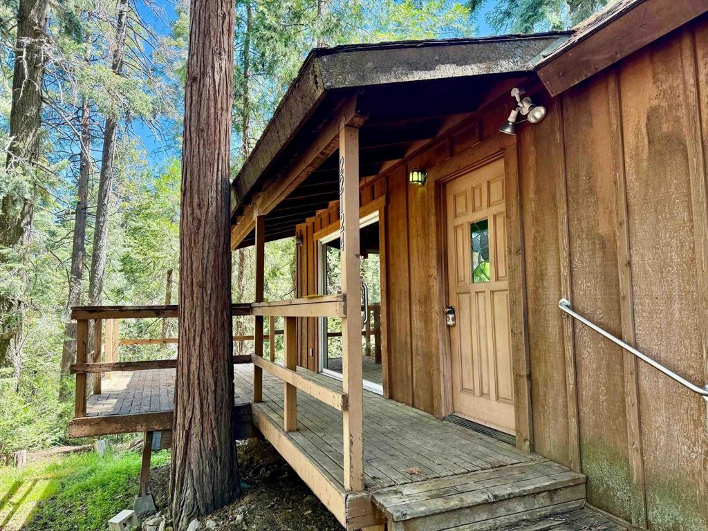A property available for sale at 22124 Crestline Road, Palomar Mountain, CA 92060.