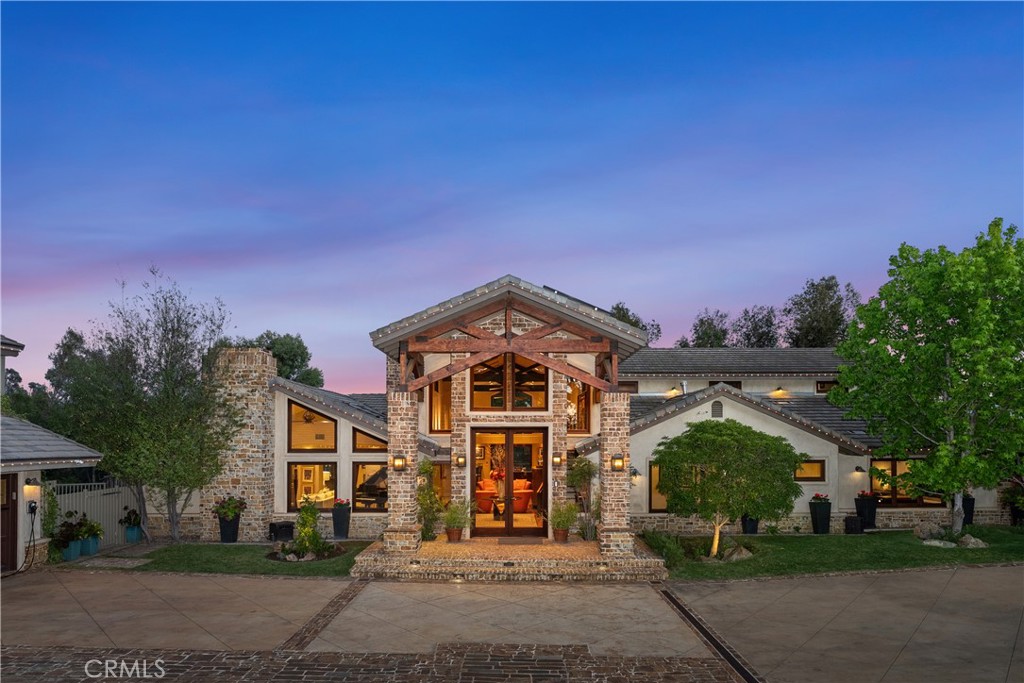 A property available for sale at 7626 E Saddlehill Trail, Orange, CA 92869.